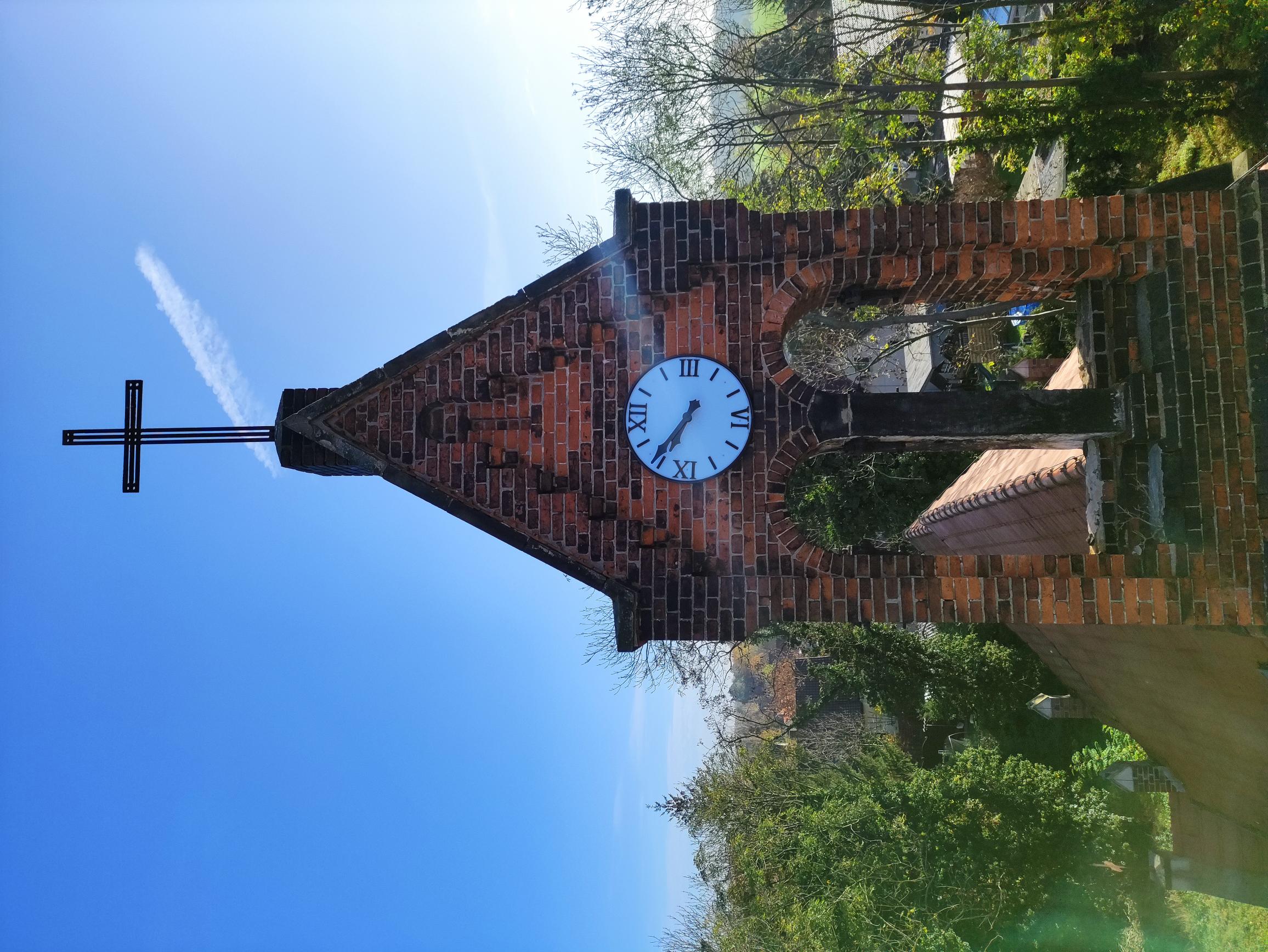 Glockengiebel der Kirche Möhlau